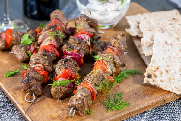 Curry Lamb Kebabs with Tomato Cucumber Salad and Flat bread 