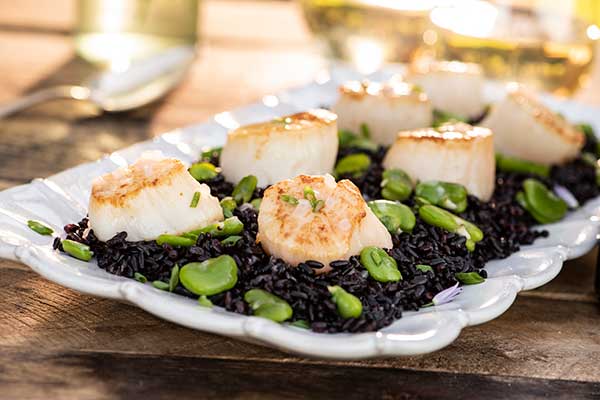 Seared Scallops with Forbidden Rice and Buerre Blanc