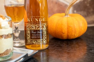 NV Sweet Leslie Dessert Wine - View 1